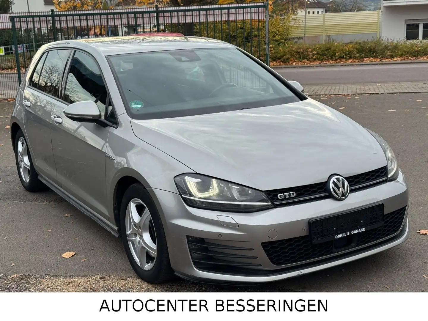 Volkswagen Golf VII Lim. GTD BMT * ACC * NAVI * XENON * Silber - 2