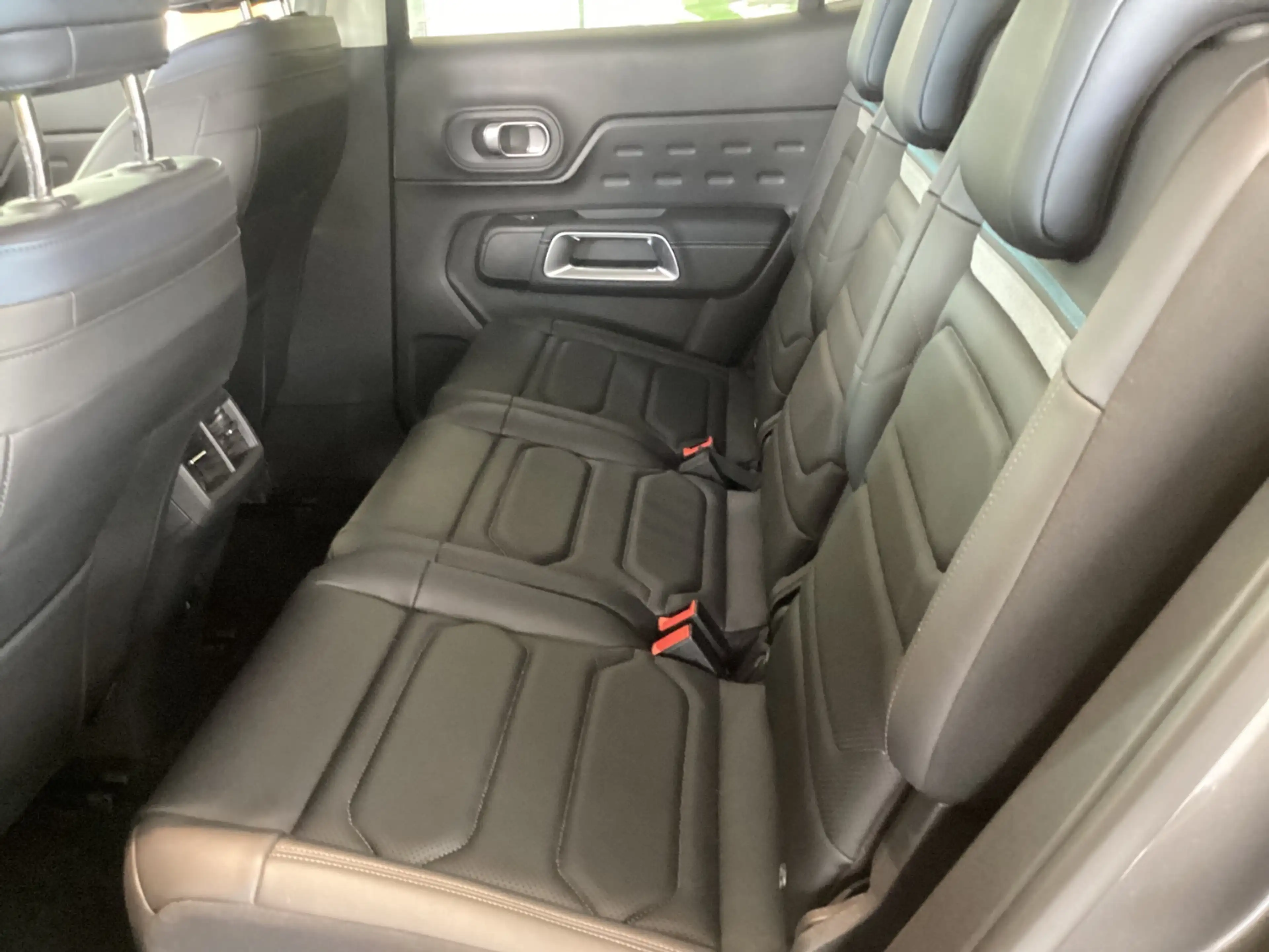Citroen C5 Aircross 1.5 BlueHDI 130 MAX LED+Navi+DAB+SHZ — photo 13