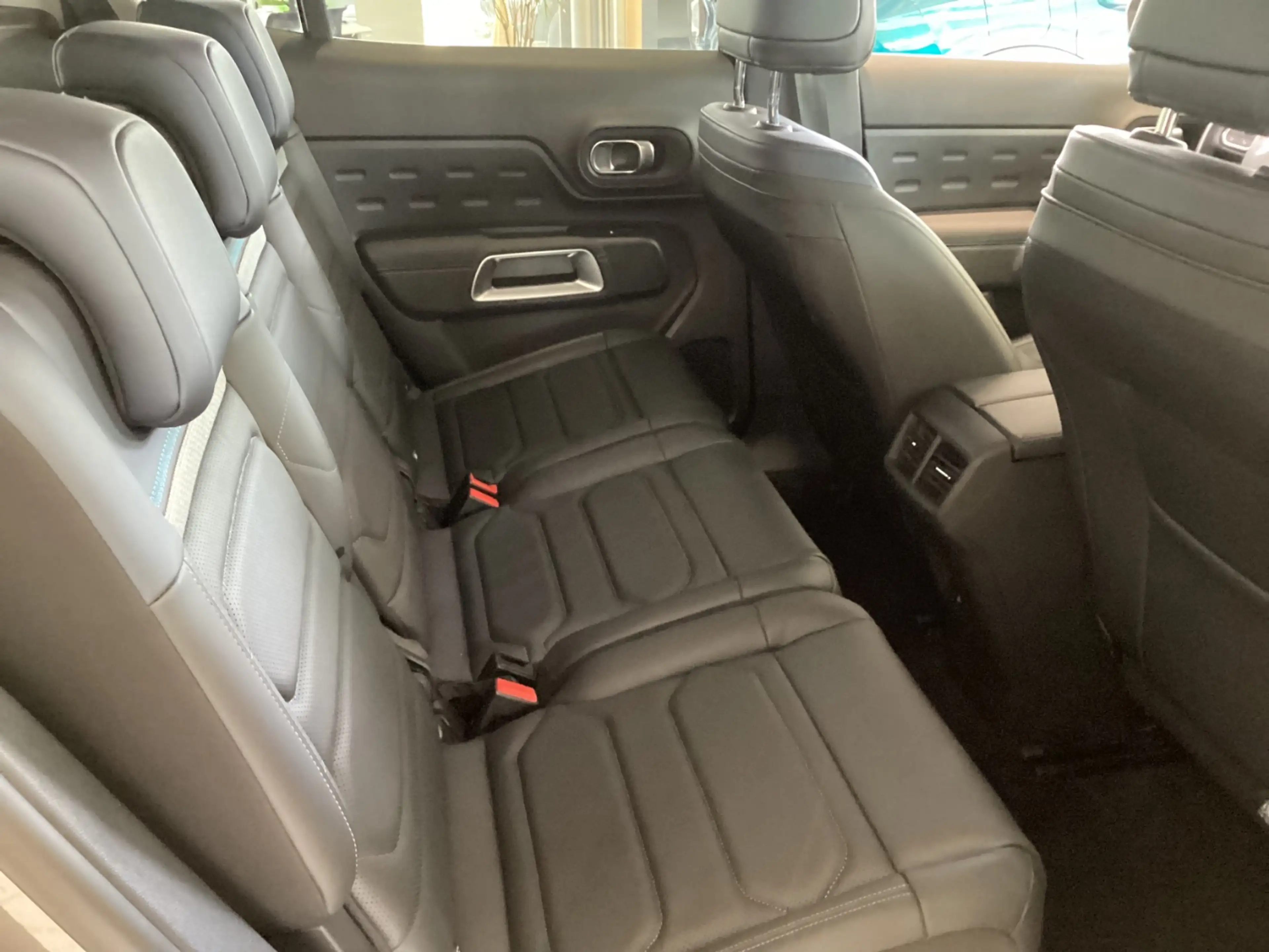 Citroen C5 Aircross 1.5 BlueHDI 130 MAX LED+Navi+DAB+SHZ — photo 14