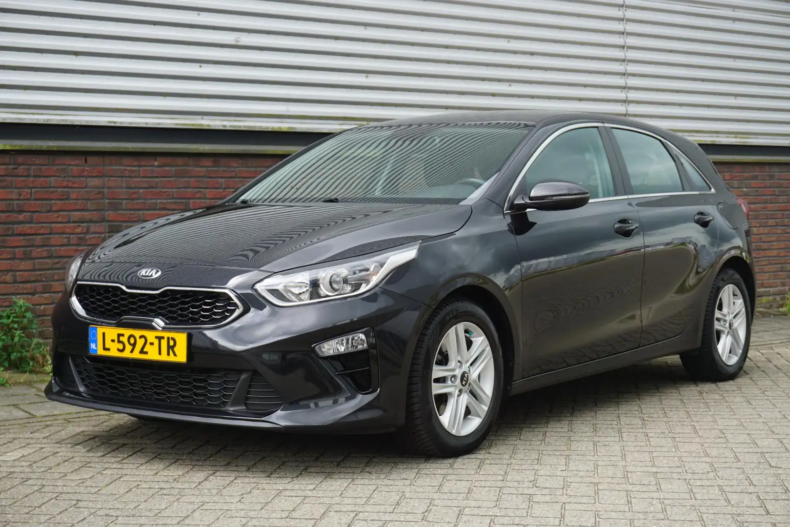 Kia Ceed / cee'd 1.0 T-GDi 120PK DynamicLine/All-Season/ Rijklaarpr Zwart - 1