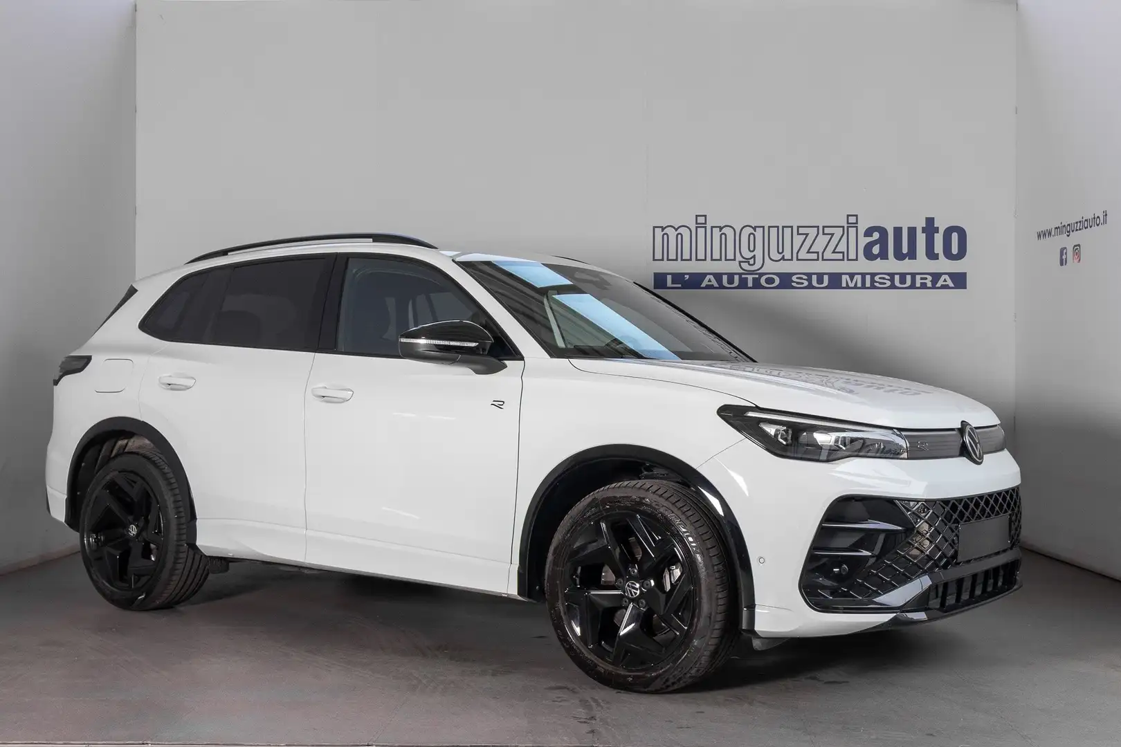 Volkswagen Tiguan 2.0 tdi R-Line 150cv dsg Bianco - 1