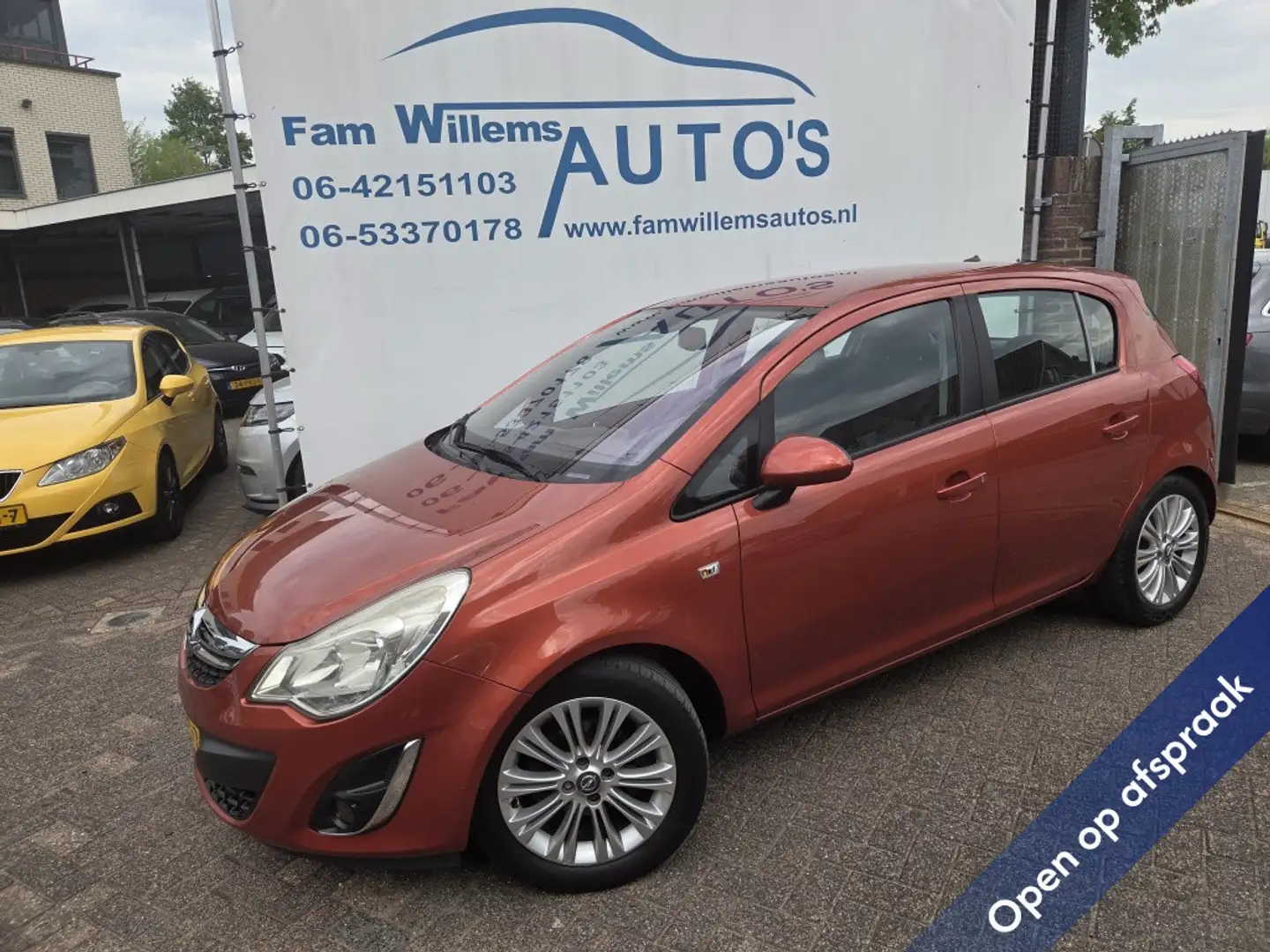 Opel Corsa 1.2-16V Cosmo Automaat Rot - 1