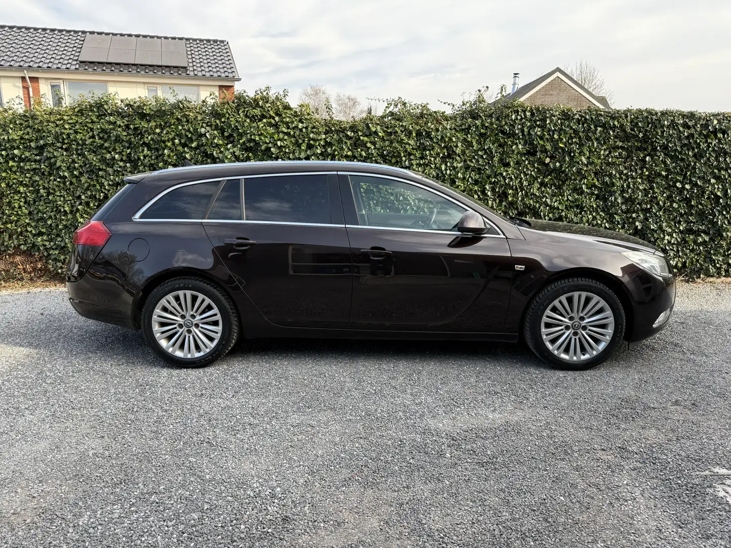 Opel Insignia Sports Tourer 1.4 Turbo EcoFLEX Business Edition | Bruin - 2
