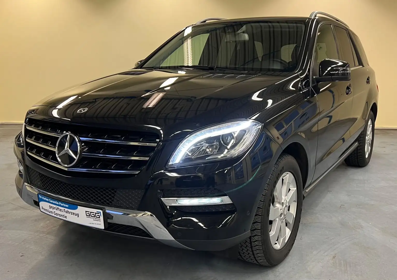 Mercedes-Benz ML 350 CDI AHK+LUFTFERDER+NAVI+PANO Noir - 1