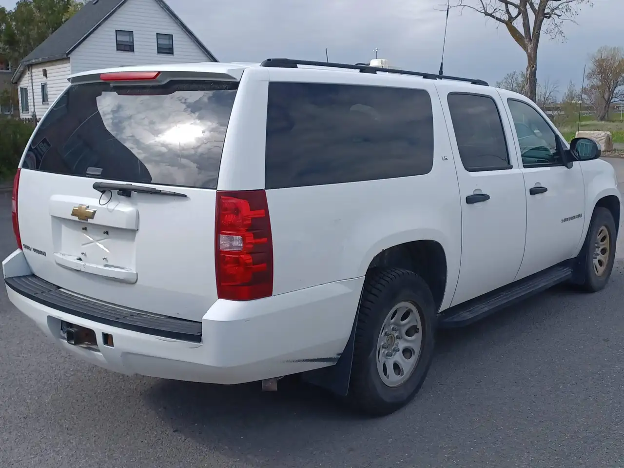Chevrolet Suburban снимка Chevrolet Suburban