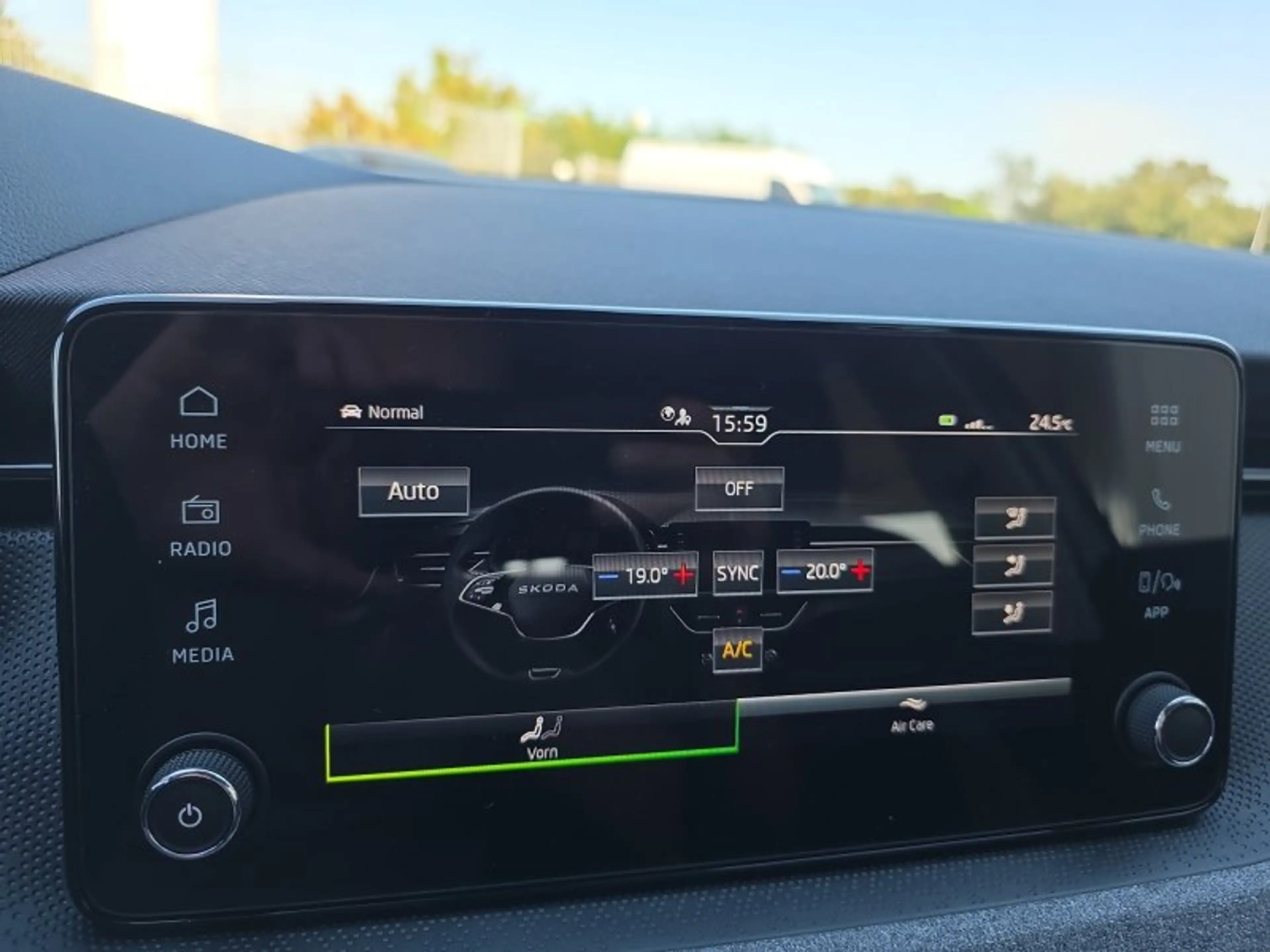 Skoda Kamiq Selection 1,5TSI DSG AHK/Kamera/LED/Kessy/Winterp. — photo 45
