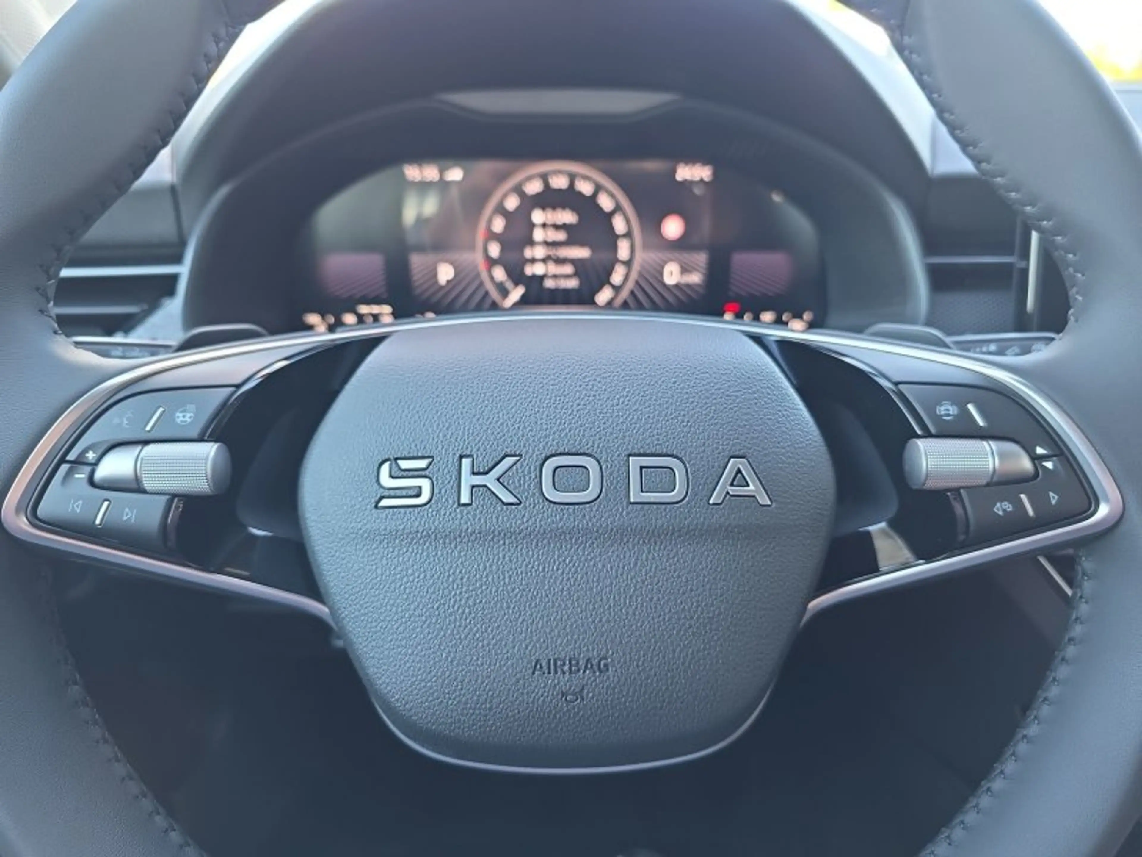 Skoda Kamiq Selection 1,5TSI DSG AHK/Kamera/LED/Kessy/Winterp. — photo 20