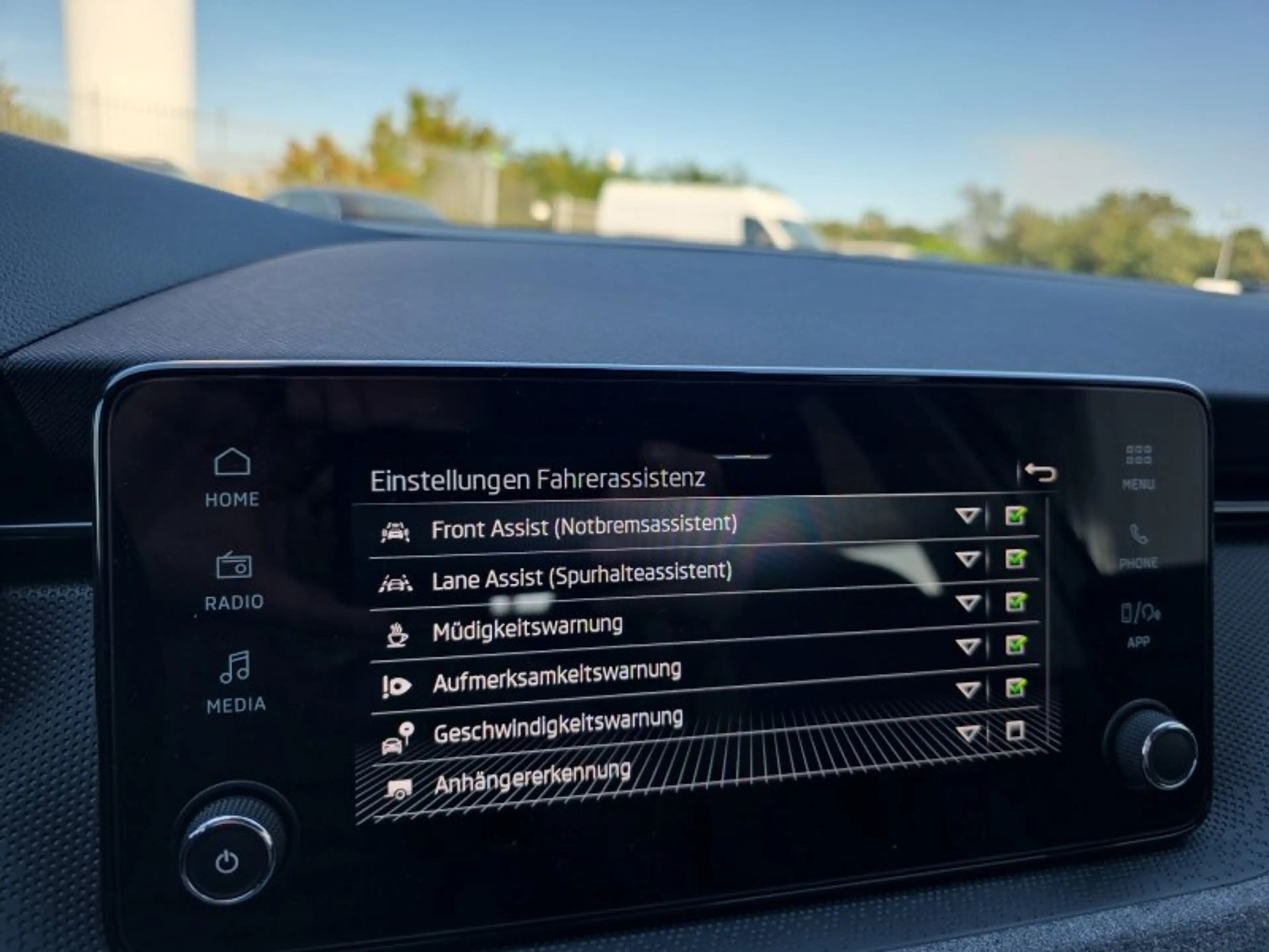 Skoda Kamiq Selection 1,5TSI DSG AHK/Kamera/LED/Kessy/Winterp. — photo 44
