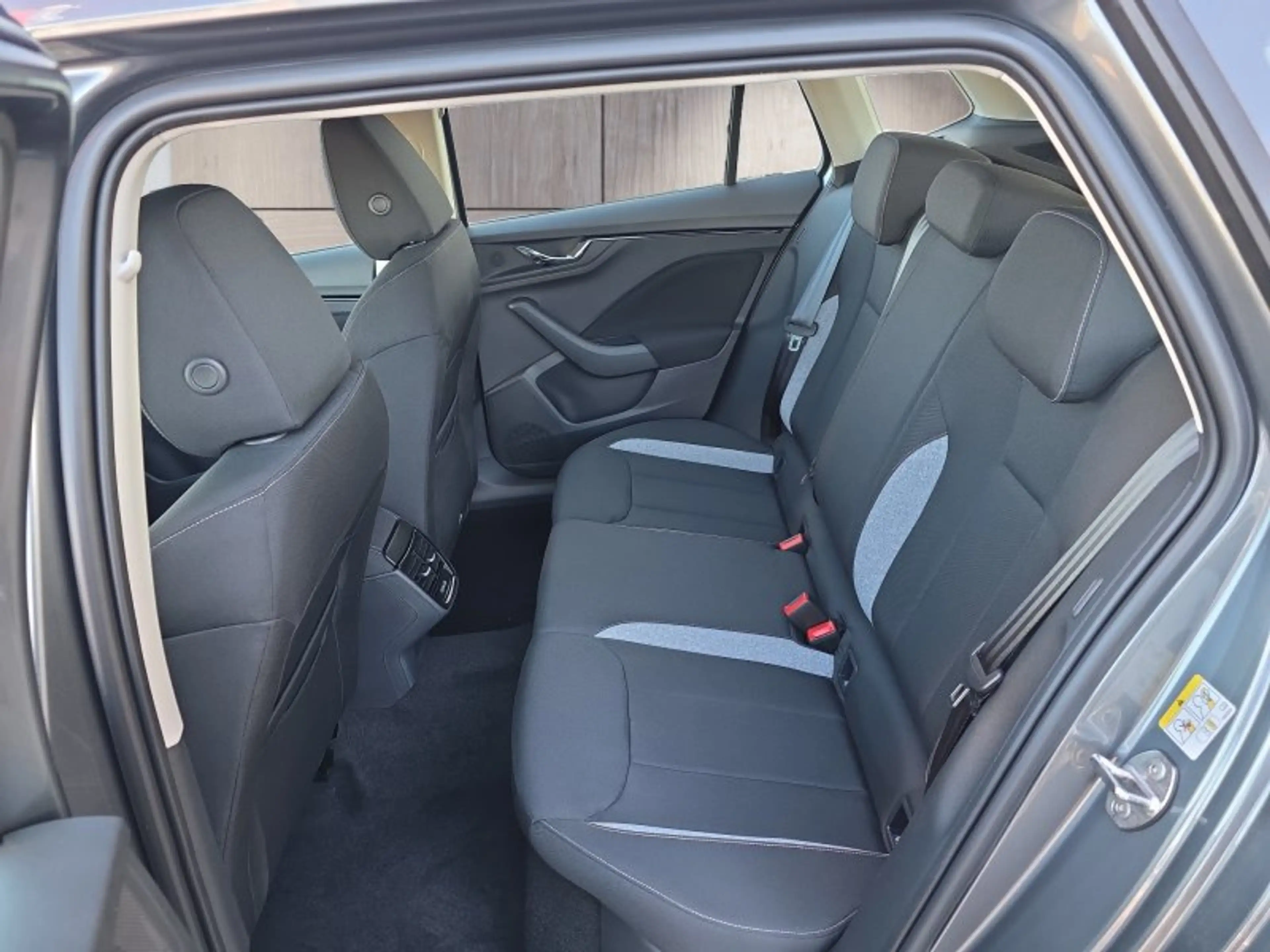 Skoda Kamiq Selection 1,5TSI DSG AHK/Kamera/LED/Kessy/Winterp. — photo 14