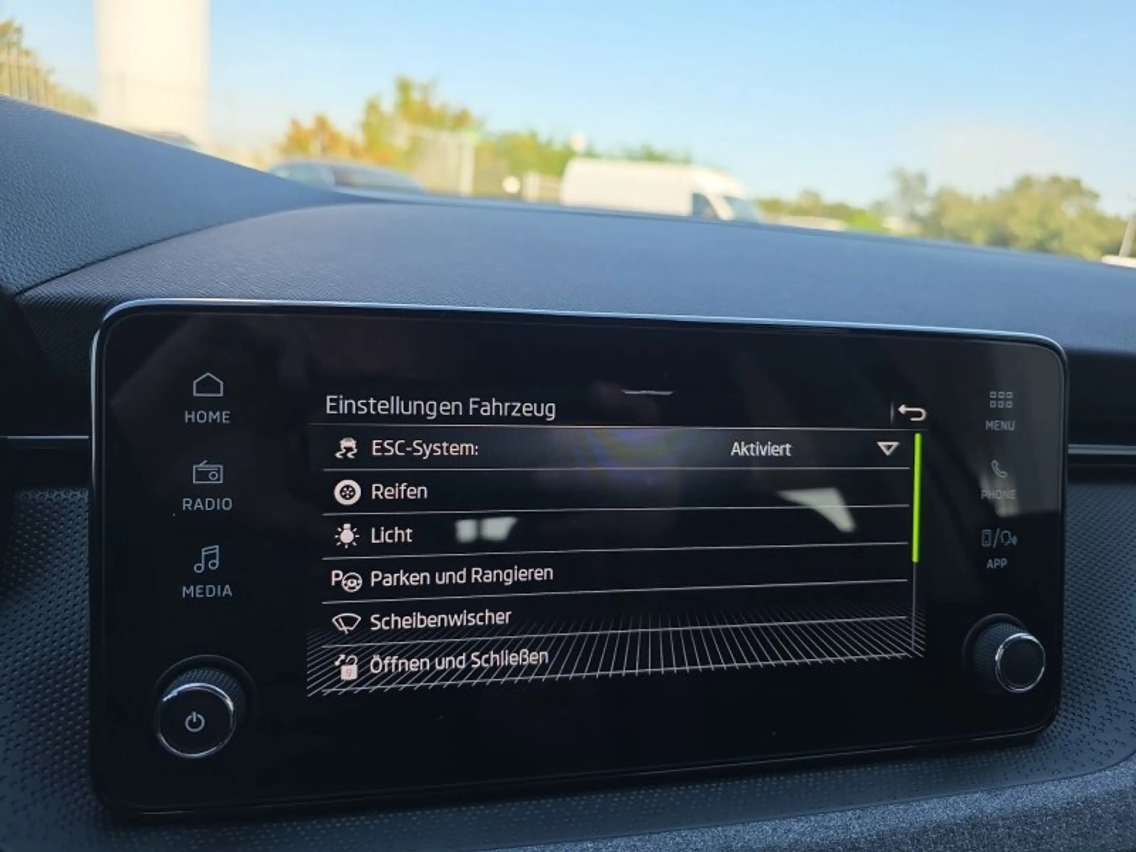 Skoda Kamiq Selection 1,5TSI DSG AHK/Kamera/LED/Kessy/Winterp. — photo 40