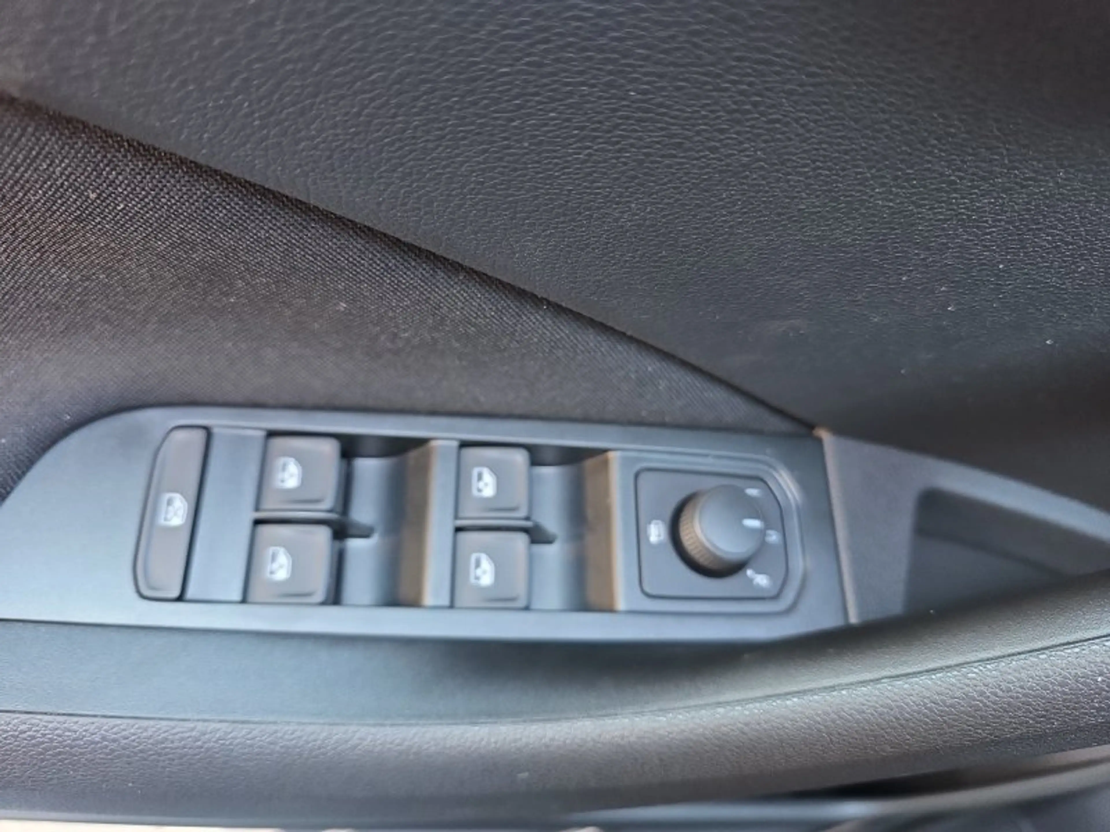 Skoda Kamiq Selection 1,5TSI DSG AHK/Kamera/LED/Kessy/Winterp. — photo 23