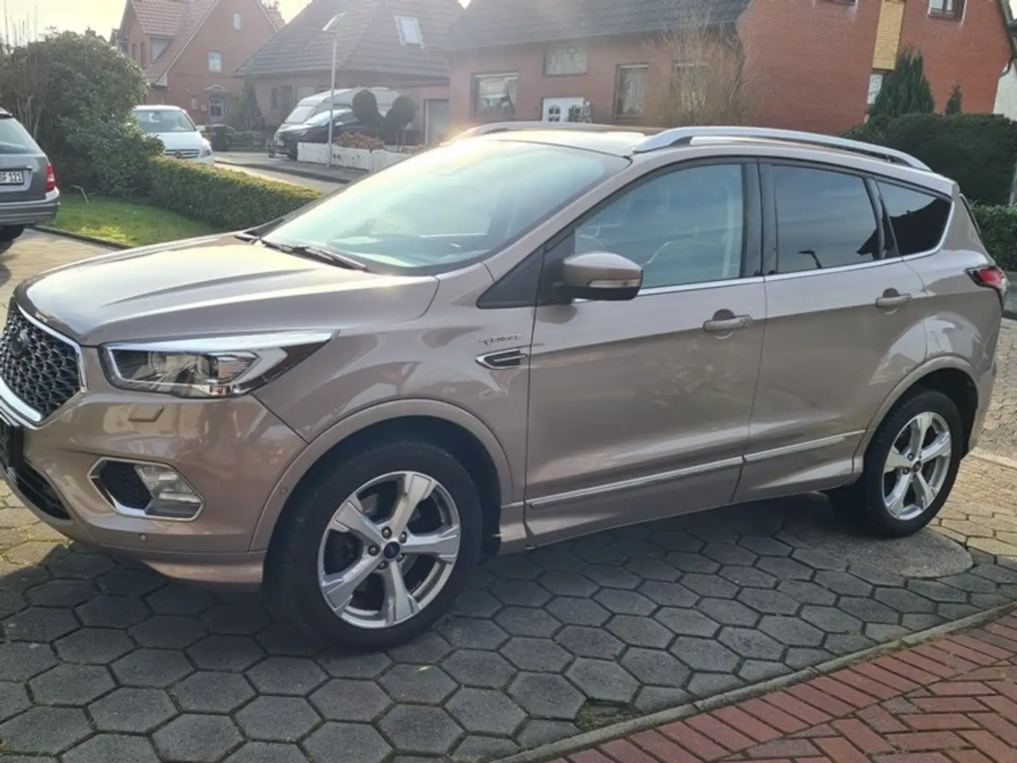 Ford Kuga 1.5 EcoBoost 4x4 Aut. Vignale Brons - 2