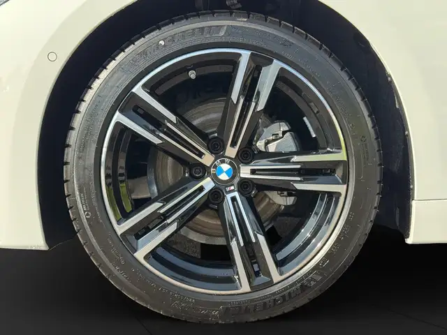 BMW 2 Series view 10