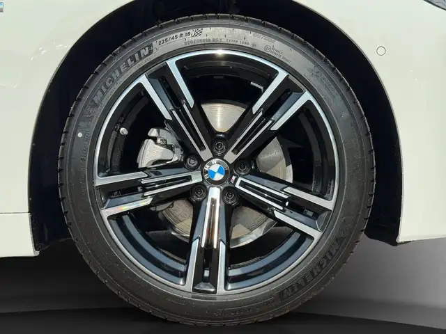 BMW 2 Series view 13