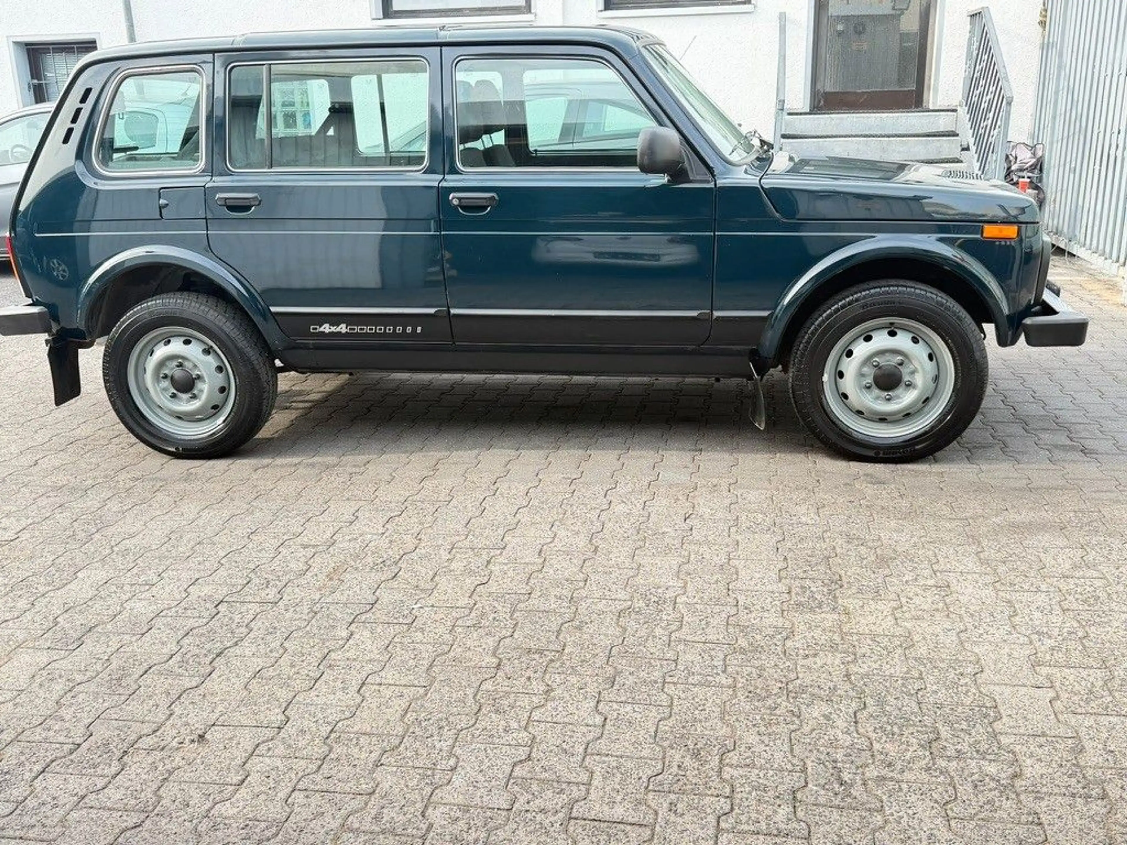 Lada Taiga 5-trg. Urban 4x4 — photo 11