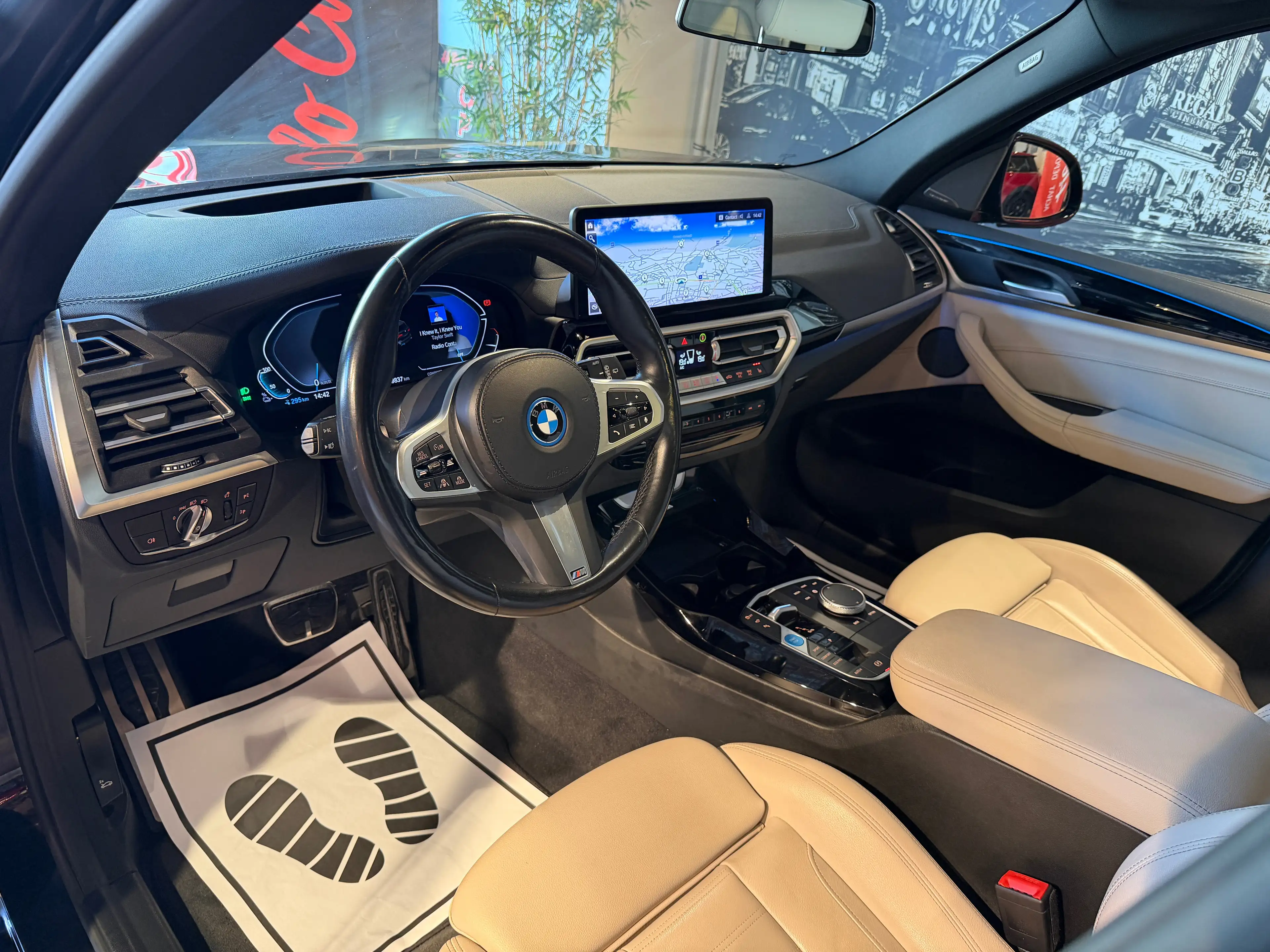 BMW iX3 80 kWh * NEW LIFT * FULL OPTIONS * H/K * PACK M * PANO * CARBONCSCHARZ * 1ER PROPRIO — photo 13