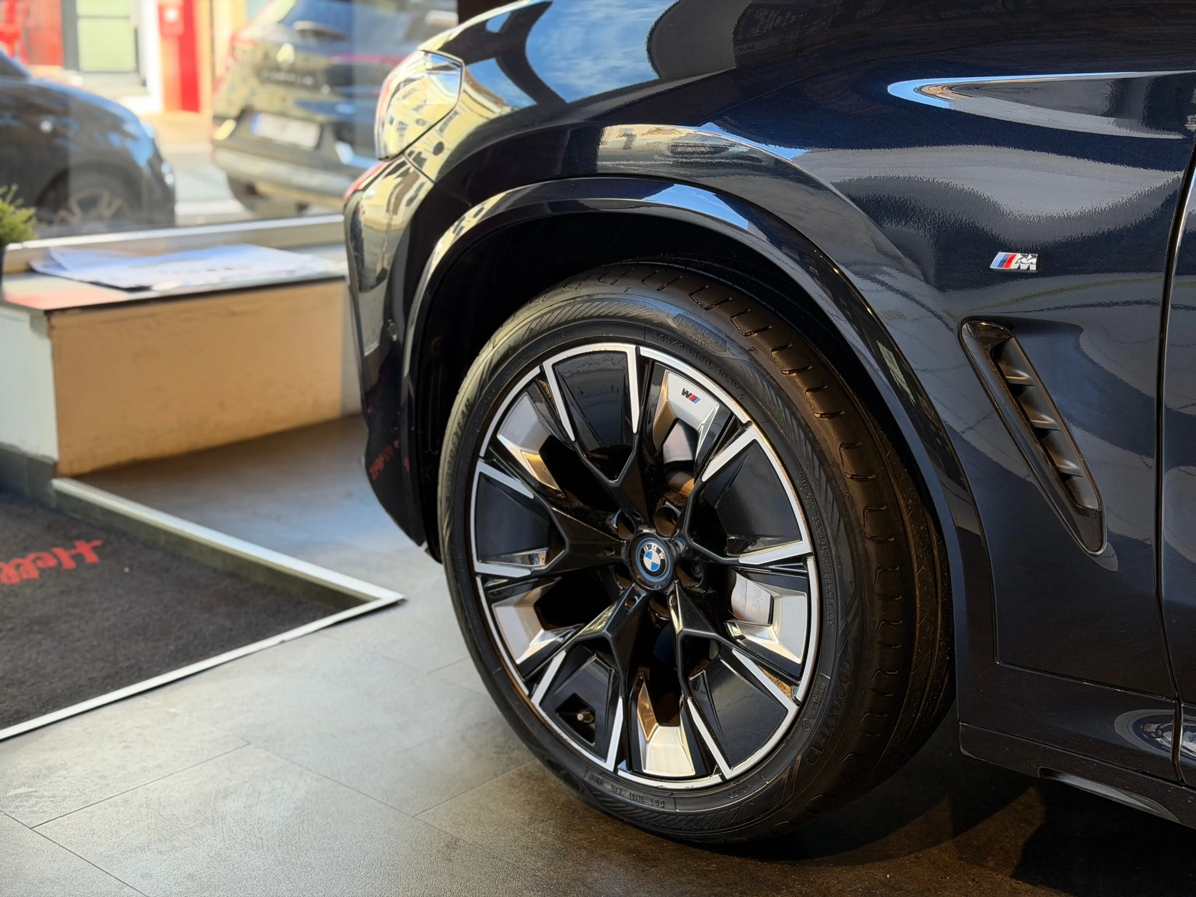 BMW iX3 80 kWh * NEW LIFT * FULL OPTIONS * H/K * PACK M * PANO * CARBONCSCHARZ * 1ER PROPRIO — photo 7