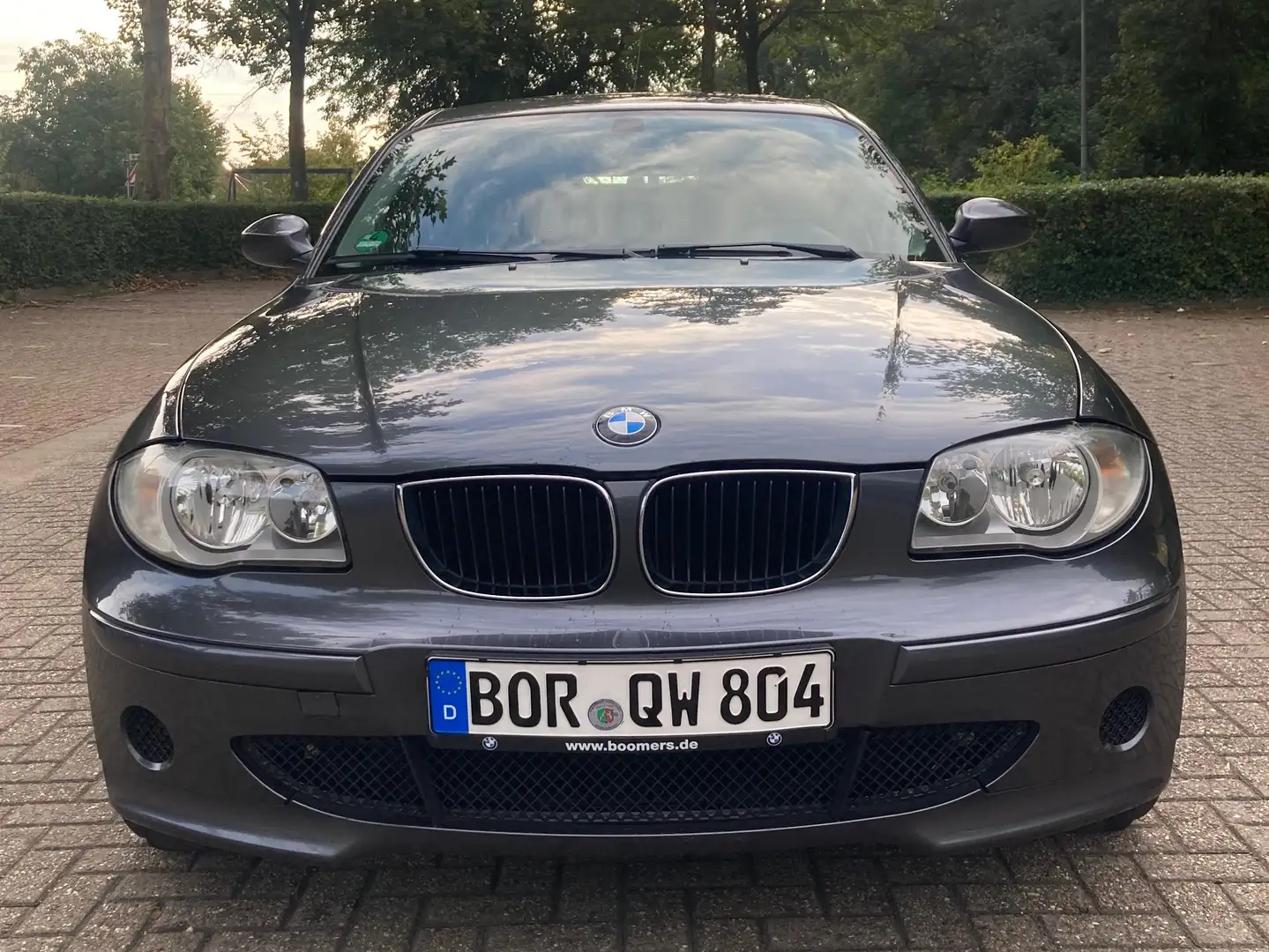 BMW 120 120d DPF Aut. Grau - 2