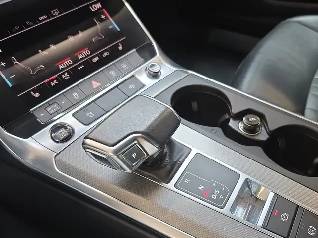 Audi A6 view 11
