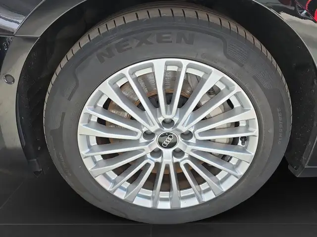 Audi A6 view 7
