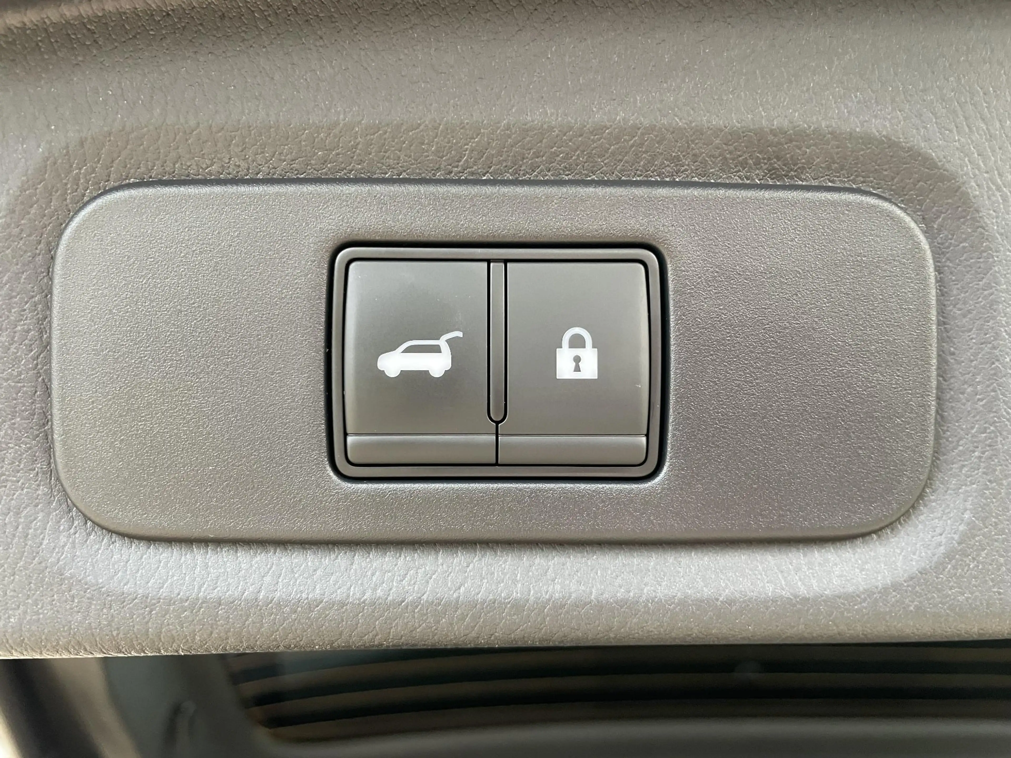 Nissan Qashqai 1.3 MHEV Xtronic Tekna — photo 10