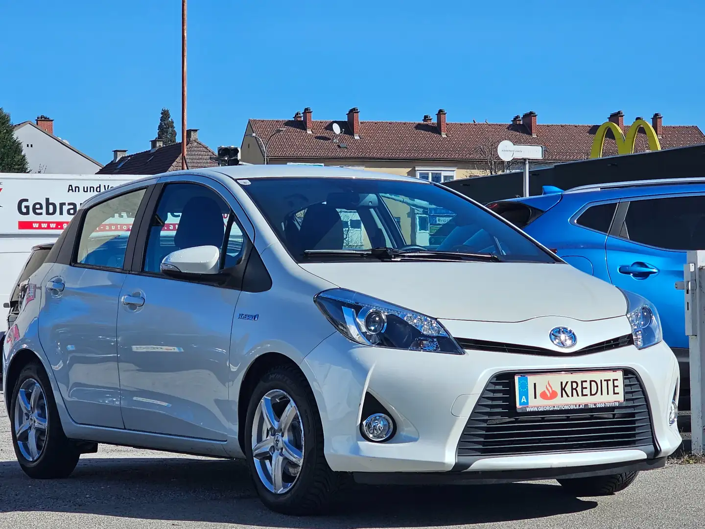 Toyota Yaris 1,5 VVT-i Hybrid Lounge Aut.1-Hand Pickerl+Serv... Weiß - 1