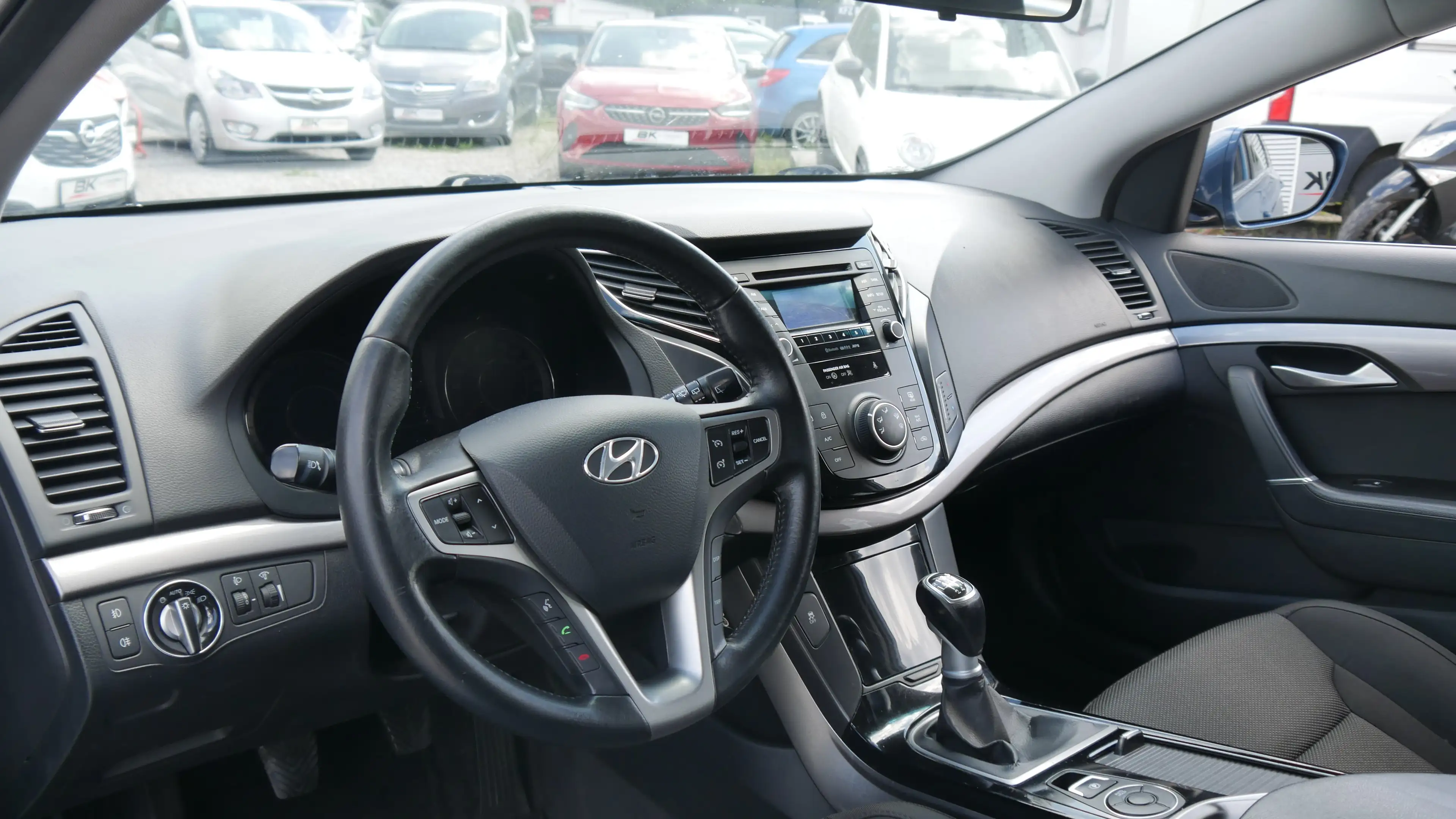 Hyundai i40 TÜV,- Kundendienst Neu Klima Tempomat AUX USB — photo 11