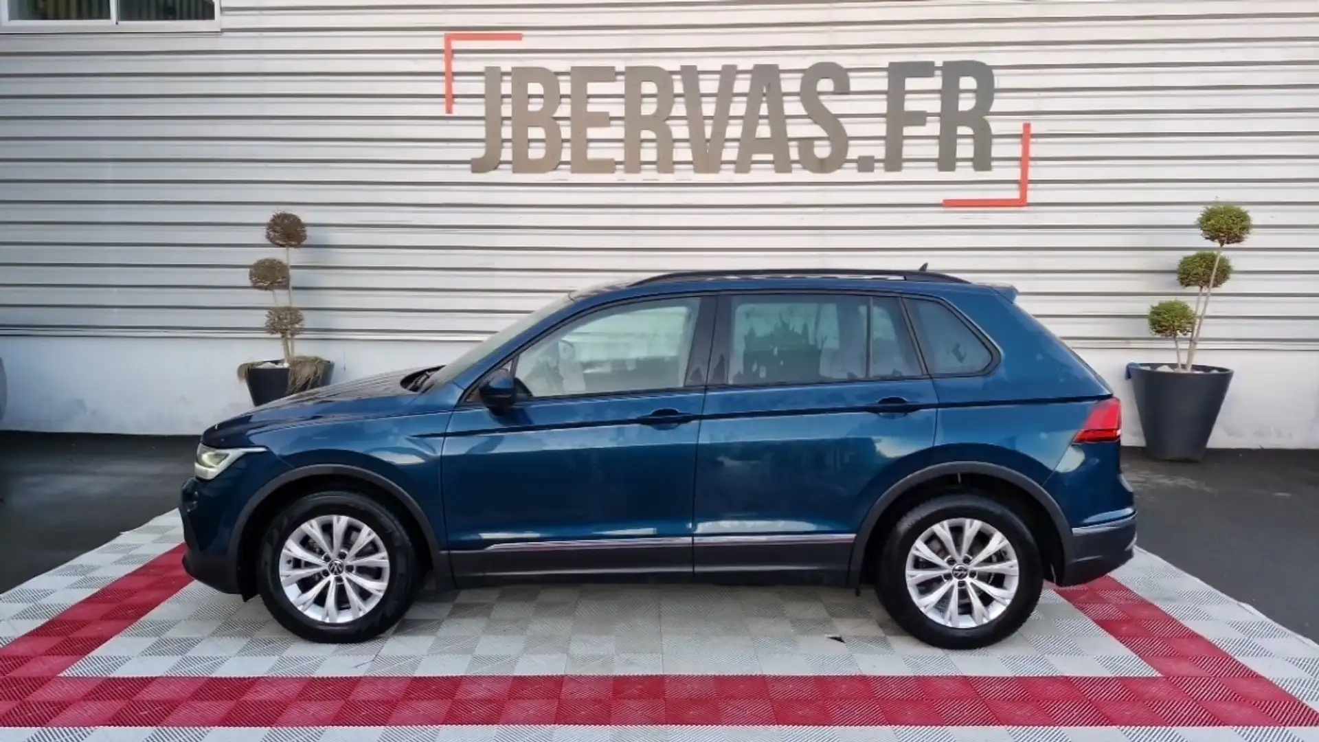Volkswagen Tiguan BUSINESS 2.0 tdi 150ch dsg7 life Bleu - 1