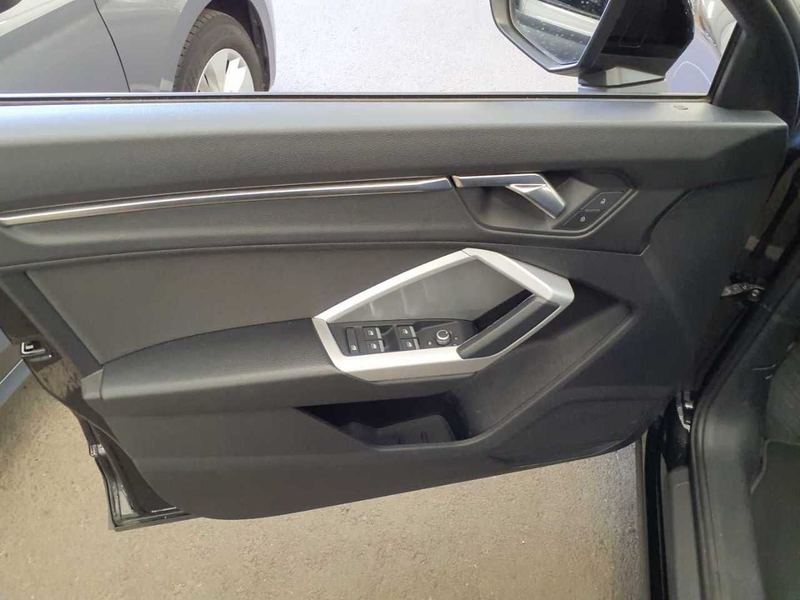 Audi Q3 35 TDI S tronic Sportsitze LED RFK SHZ MMI — photo 14