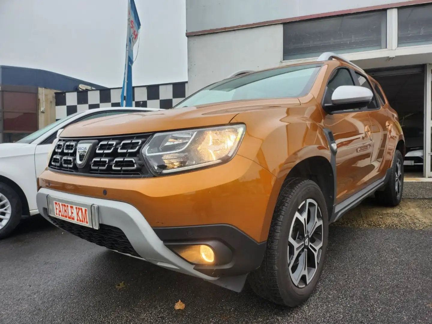Dacia Duster PRESTIGE Or - 1