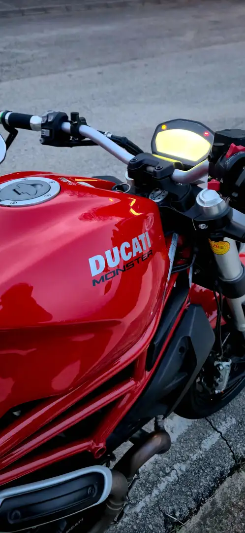 Ducati Monster 797 Rojo - 1