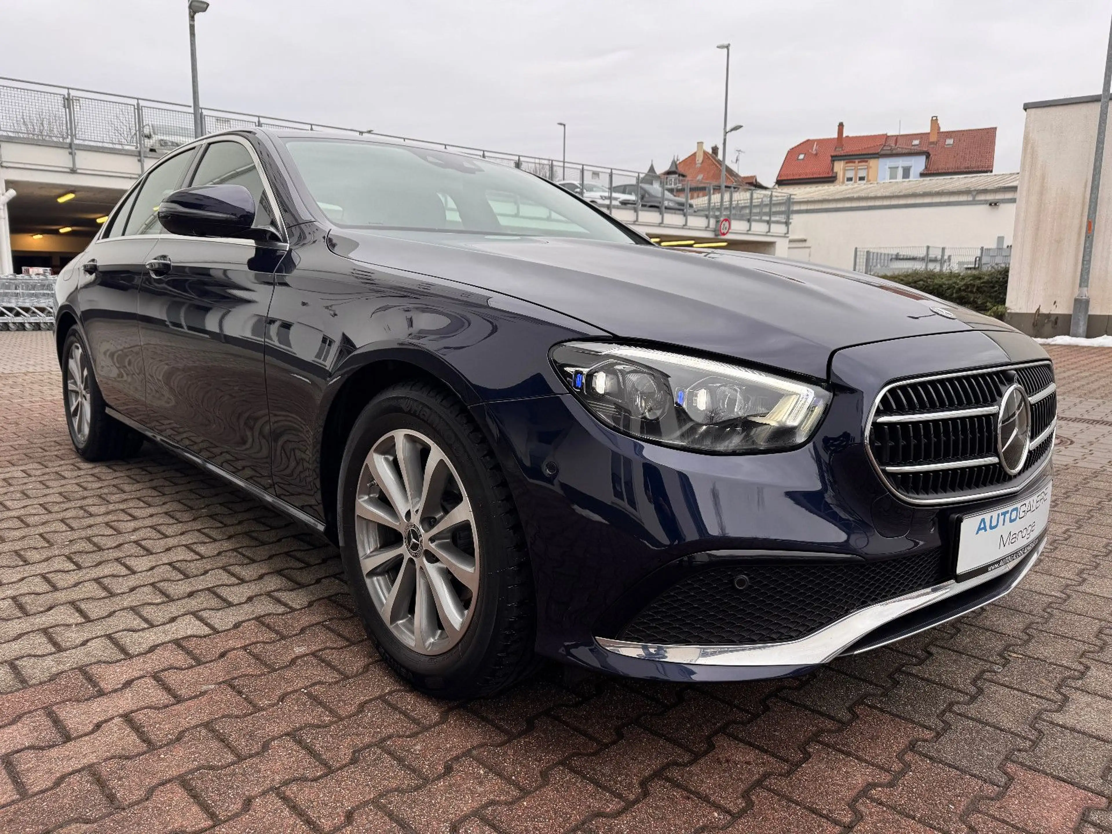 Mercedes-Benz E 220 d 9G HUD/GLASDACH/360°/DISTRONIC/BURMESTER — photo 3