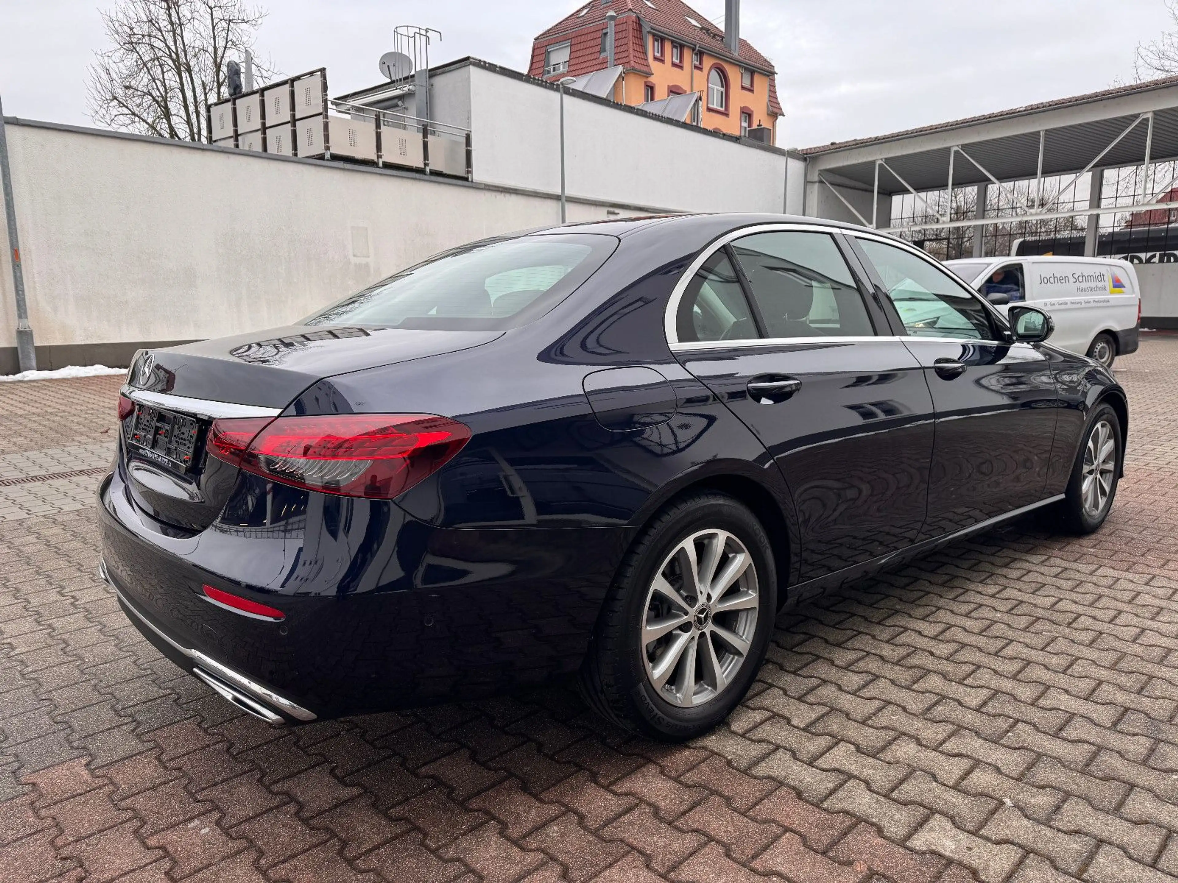 Mercedes-Benz E 220 d 9G HUD/GLASDACH/360°/DISTRONIC/BURMESTER — photo 5