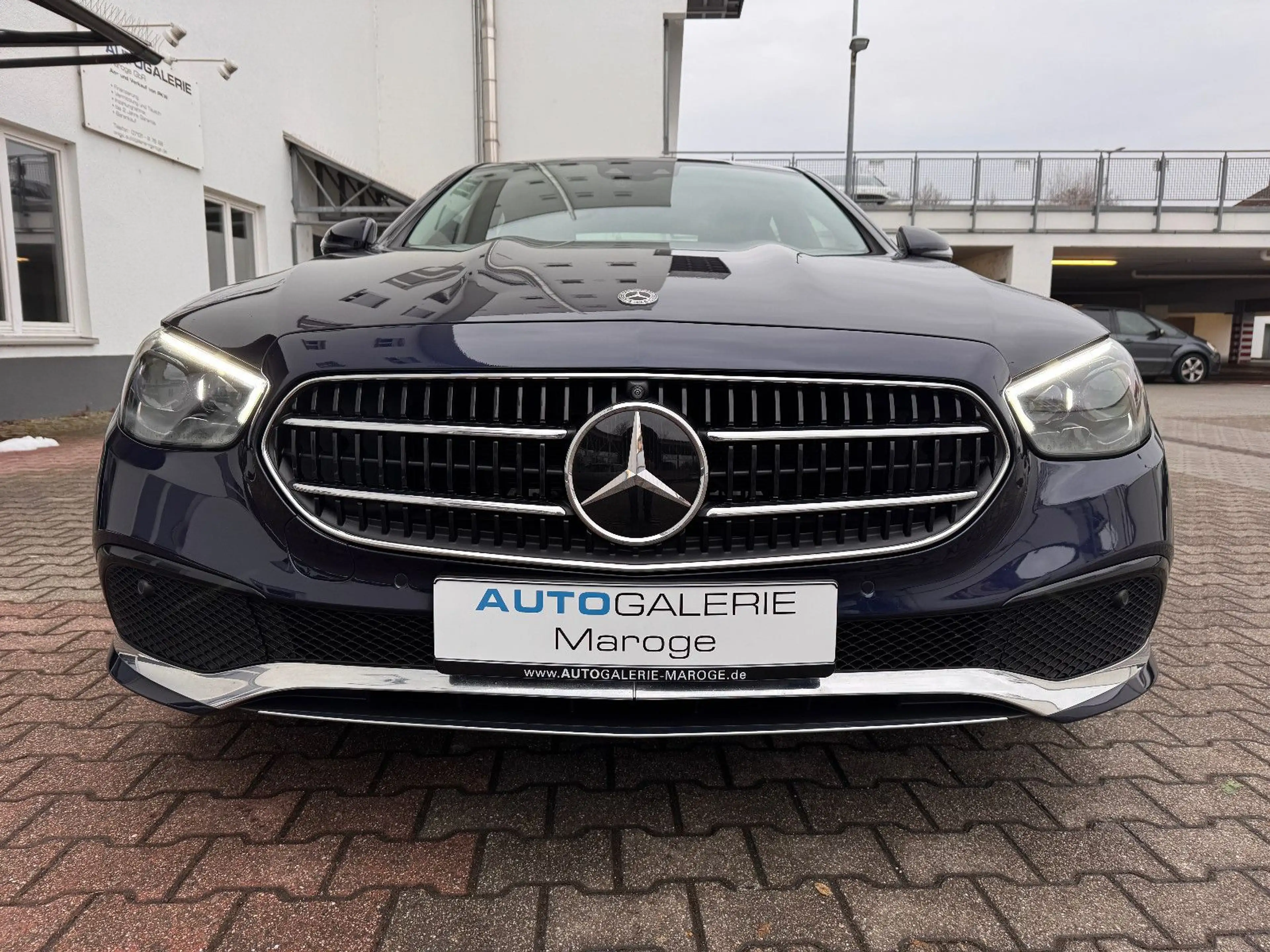Mercedes-Benz E 220 d 9G HUD/GLASDACH/360°/DISTRONIC/BURMESTER — photo 2