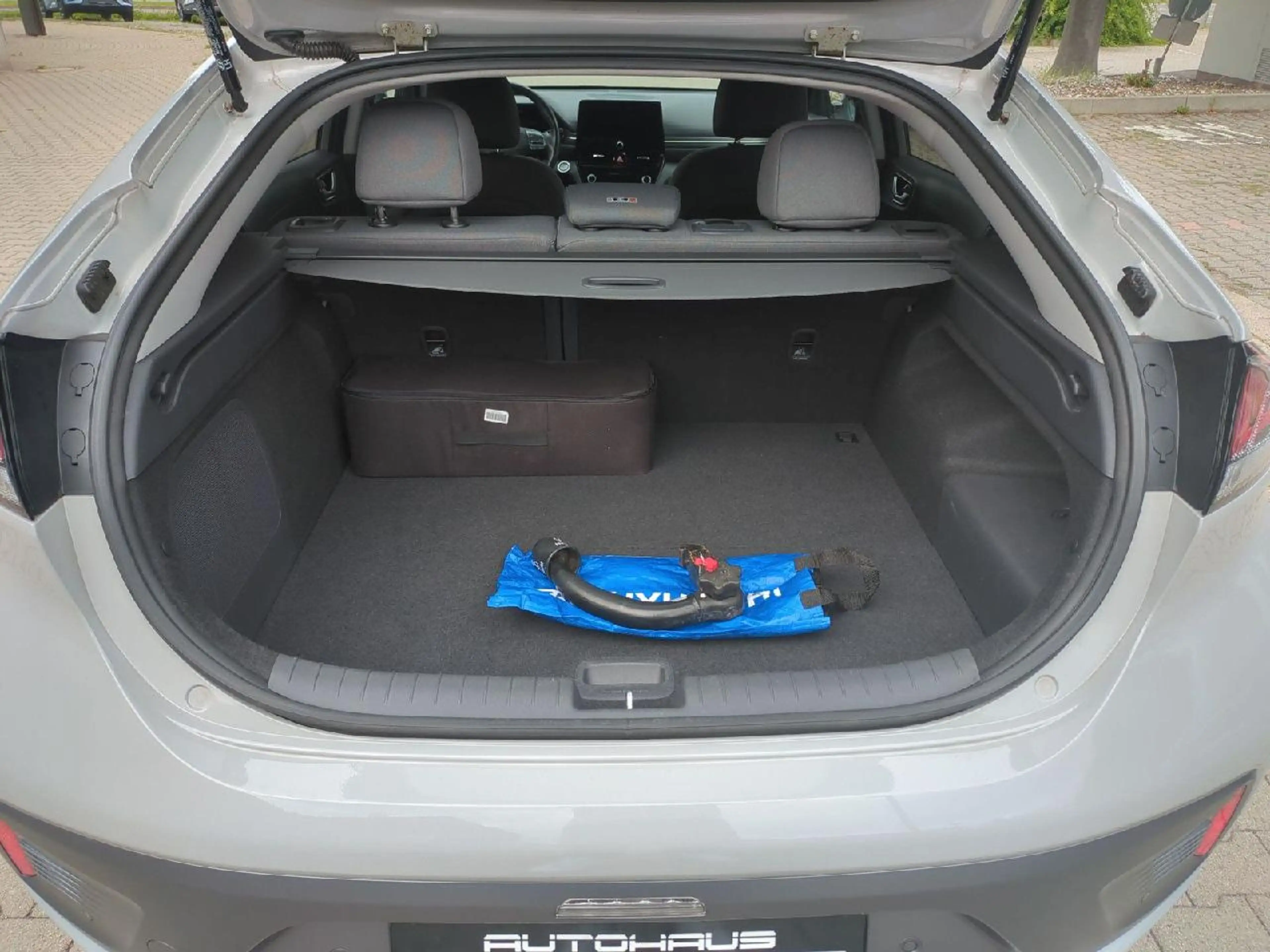 Hyundai IONIQ Advantage Plug-In Hybrid — photo 6