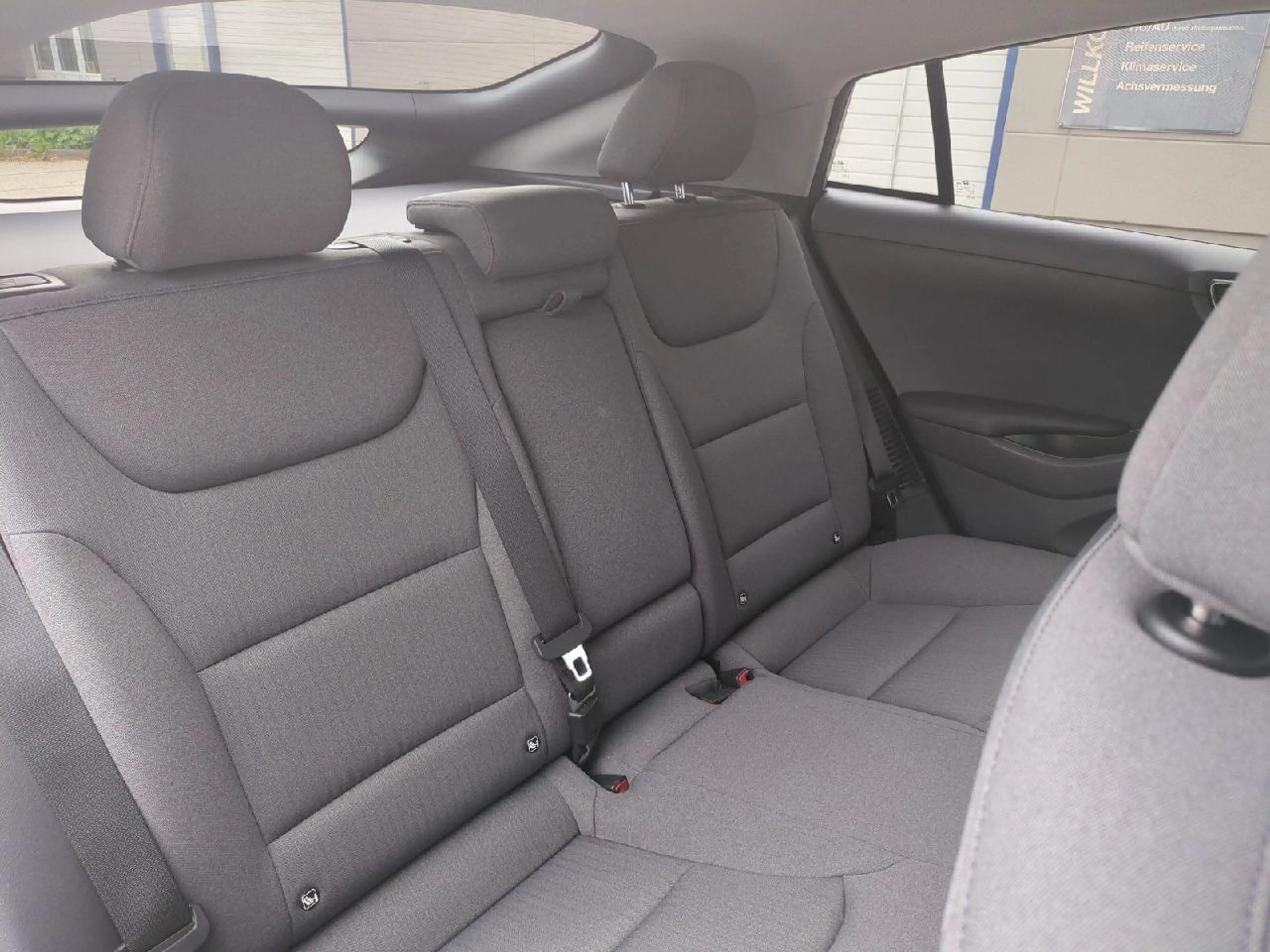 Hyundai IONIQ Advantage Plug-In Hybrid — photo 10