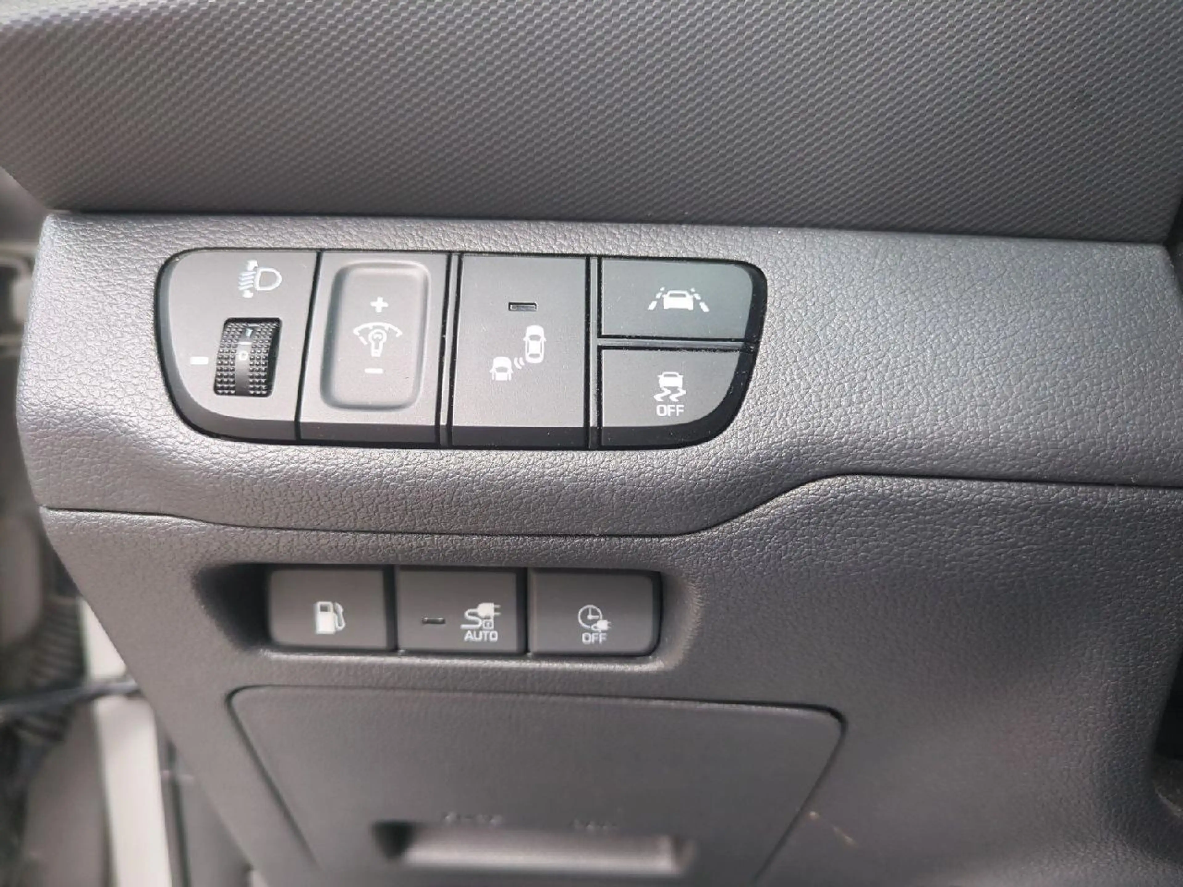 Hyundai IONIQ Advantage Plug-In Hybrid — photo 12