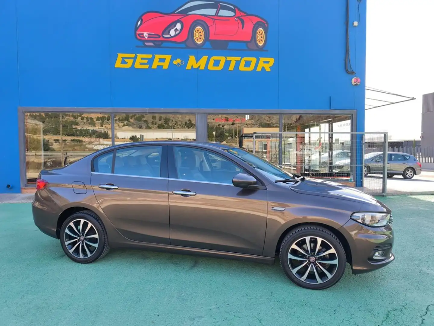 Fiat Tipo 1.4 16v Lounge 95 CV gasolina Brun - 2