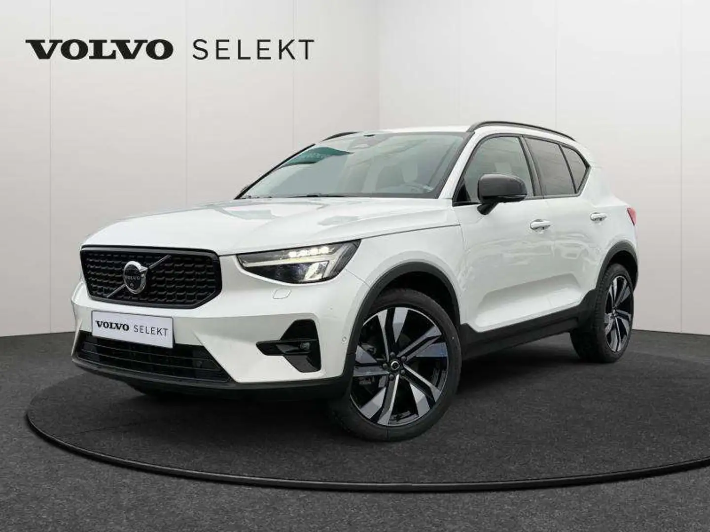 Volvo XC40 B4 Ultimate Dark / Essence Blanc - 1
