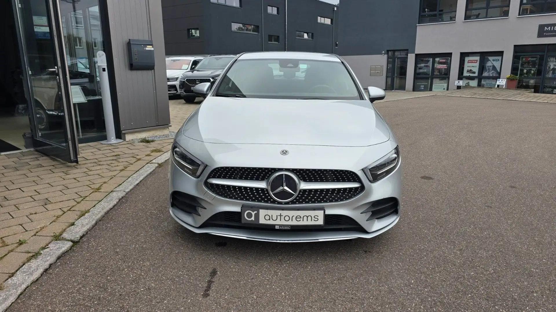 Mercedes-Benz A 220 *AMG*WIDESCREEN*ASSIST*MEMORYSITZ* Silber - 2