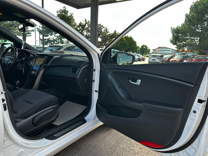 Hyundai i30 blue Passion Plus "KAMERA"NAVI"SHZ"LHZ" — photo 18
