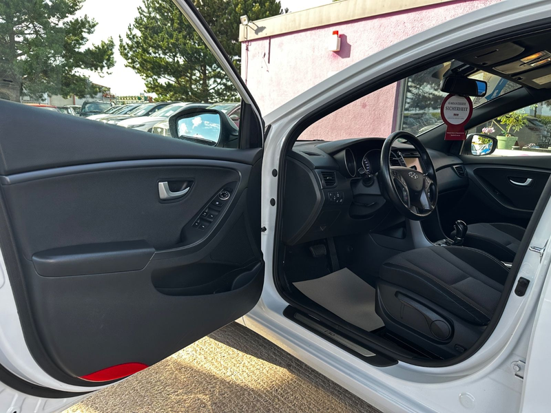 Hyundai i30 blue Passion Plus "KAMERA"NAVI"SHZ"LHZ" — photo 11