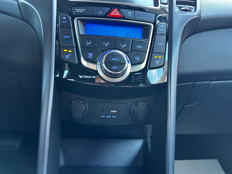 Hyundai i30 blue Passion Plus "KAMERA"NAVI"SHZ"LHZ" — photo 28