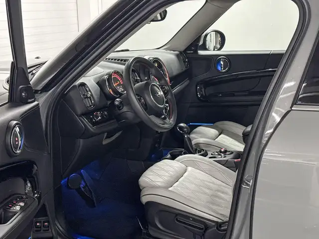 MINI Countryman view 9