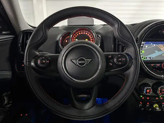 MINI Countryman view 13