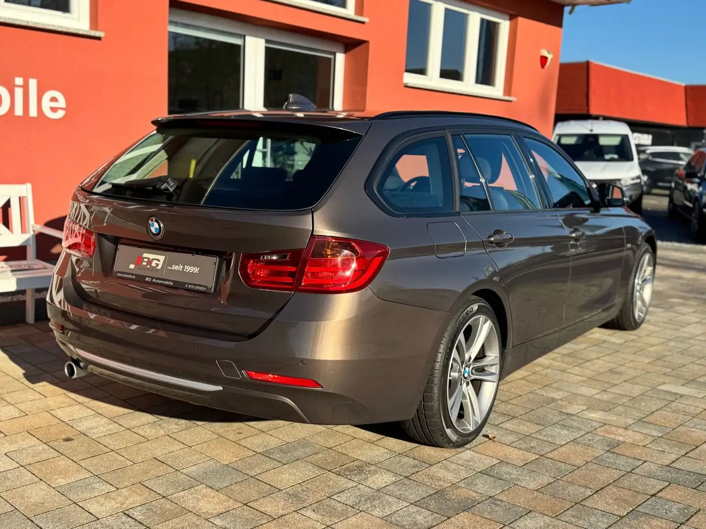 BMW 318 i*AHK*18 Zoll*Navi*Teilleder* Braun - 2
