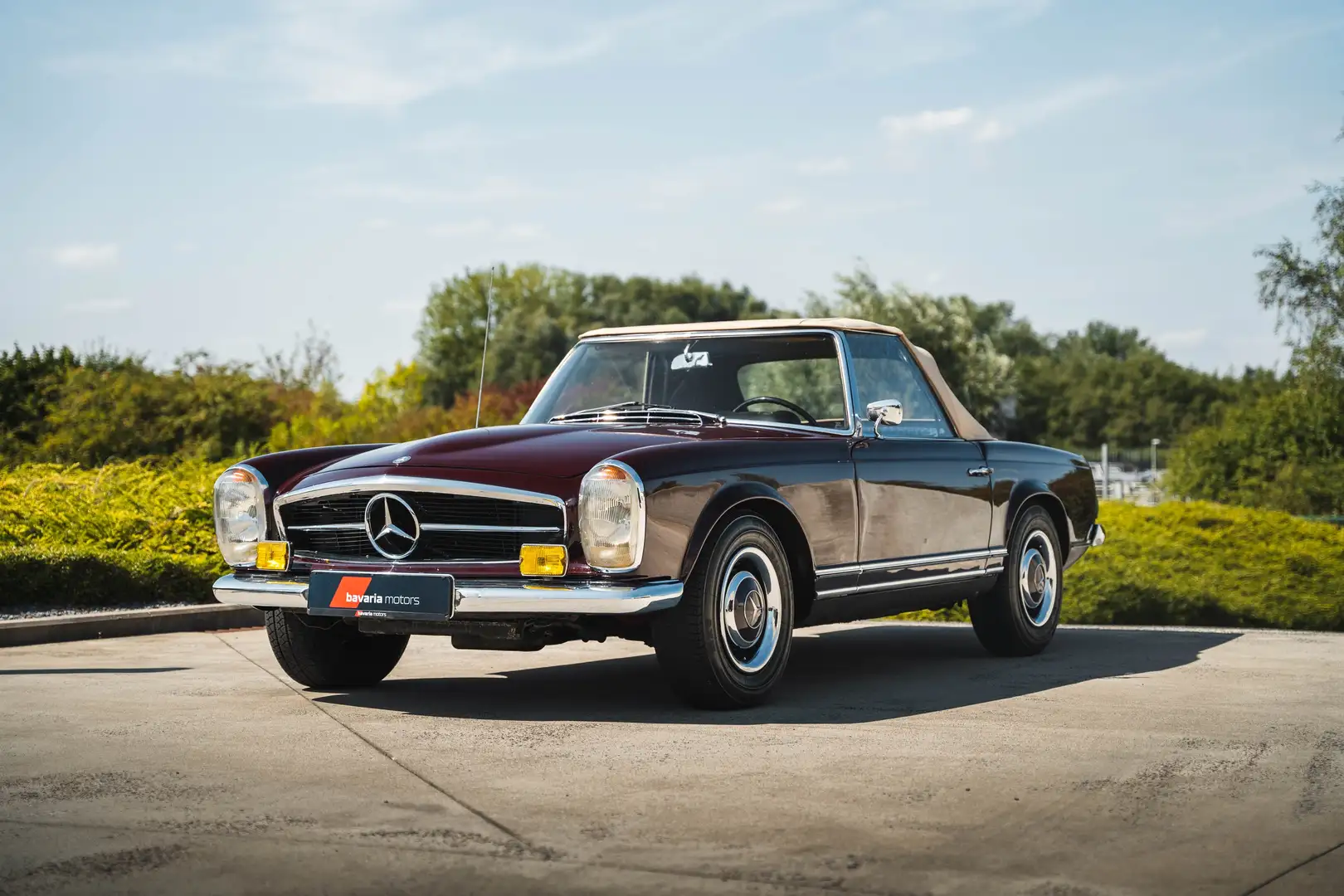 Mercedes-Benz SL 230 Pagode / Purpurrot / French Vehicle Czerwony - 2