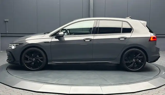 Volkswagen Golf view 2