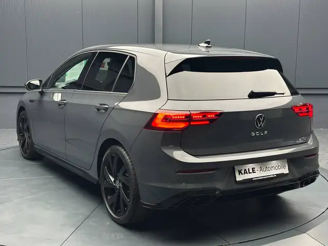 Volkswagen Golf view 3