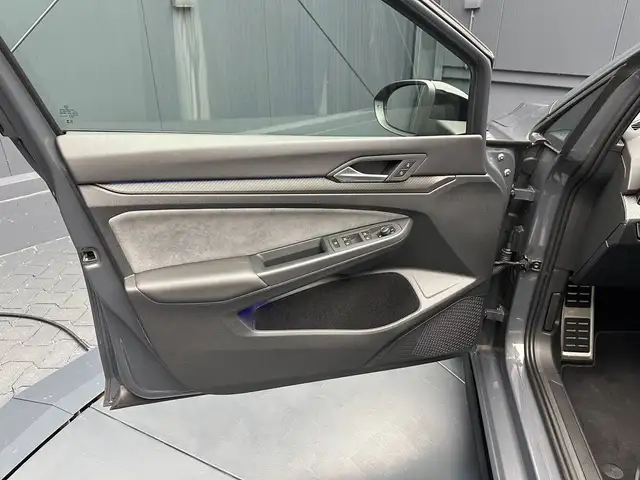 Volkswagen Golf view 13